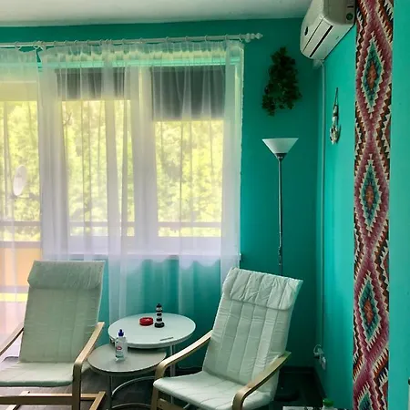 Eva Apartman, Helikon-liget * 凯斯特海伊